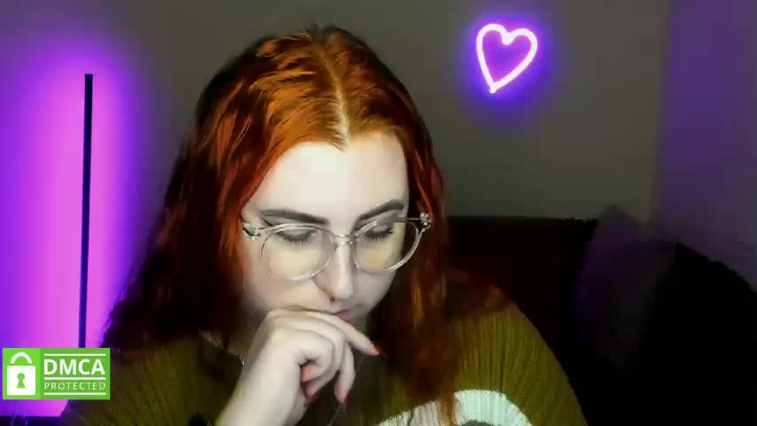 Aliciaredluv Adult Chat November 28, 2025