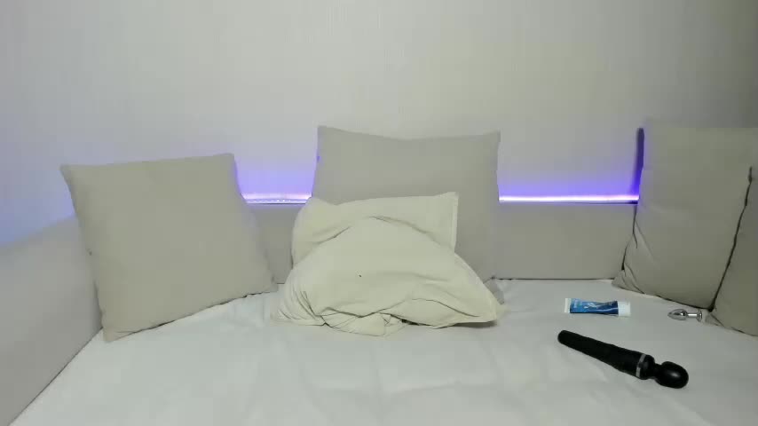 Mia-Callme Adult Chat November 27, 2025