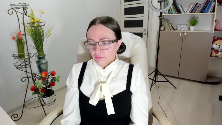 Vika73 Adult Chat November 28, 2025