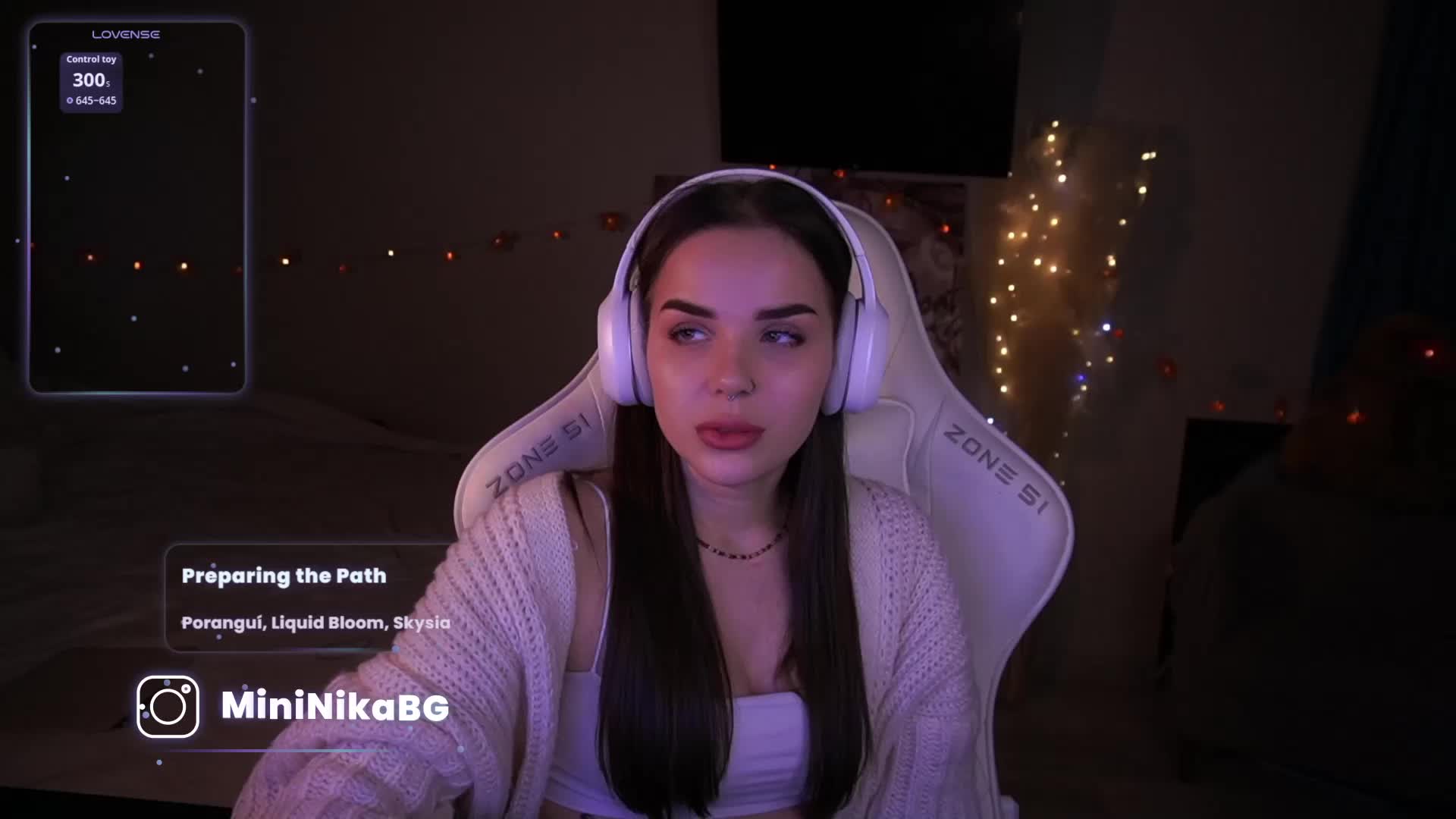 MiniNika Adult Chat November 28, 2025