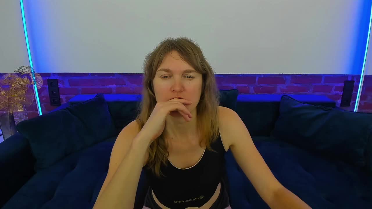 Annabel-xxx Adult Chat November 28, 2025