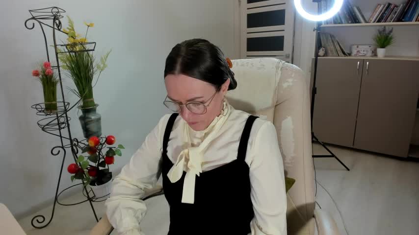Vika73 Adult Chat November 28, 2025