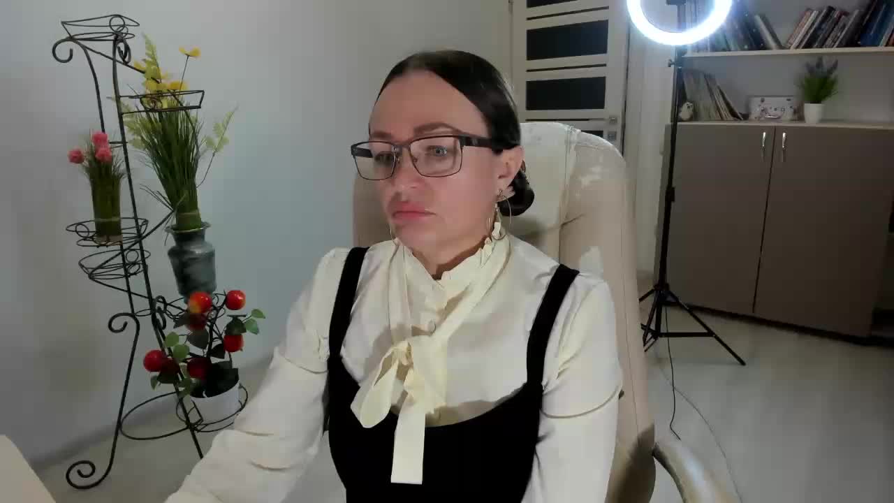 -Michelle- Adult Chat November 28, 2025