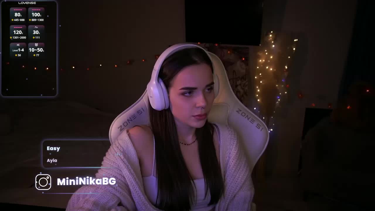 MiniNika Adult Chat November 28, 2025