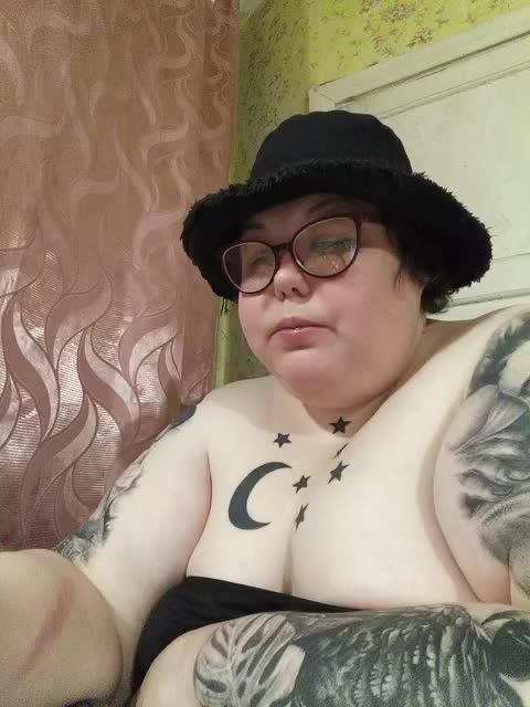 Svetlanka86 Adult Chat November 28, 2025