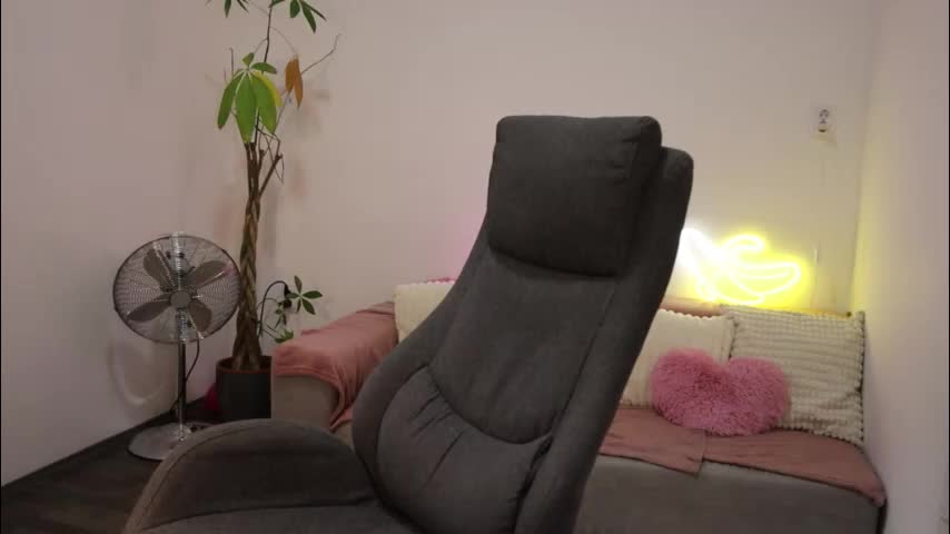 littlestellaspark Adult Chat November 28, 2025