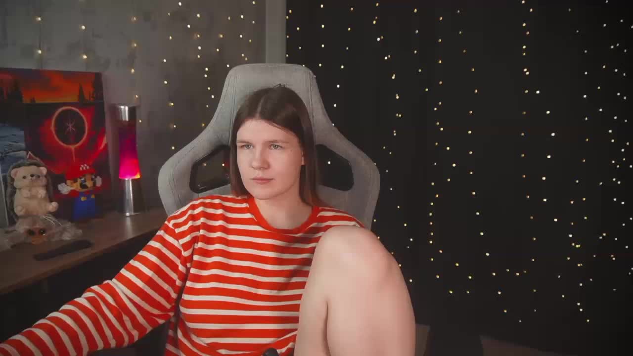 cutesoneckaaa Adult Chat November 28, 2025