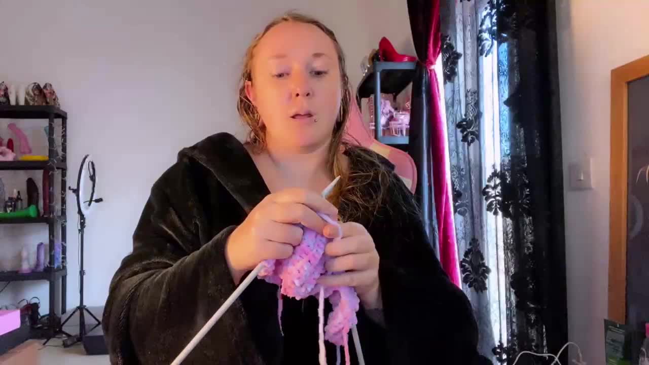 NylonQueen Adult Chat November 28, 2025