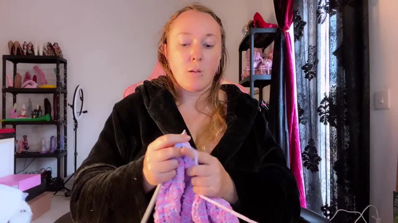 NylonQueen Adult Chat November 29, 2025