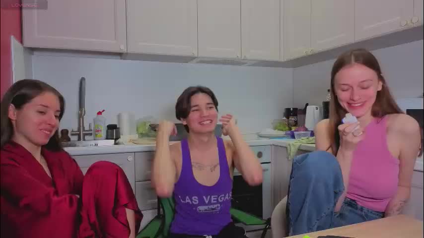 ihavepaws33 Adult Chat November 28, 2025