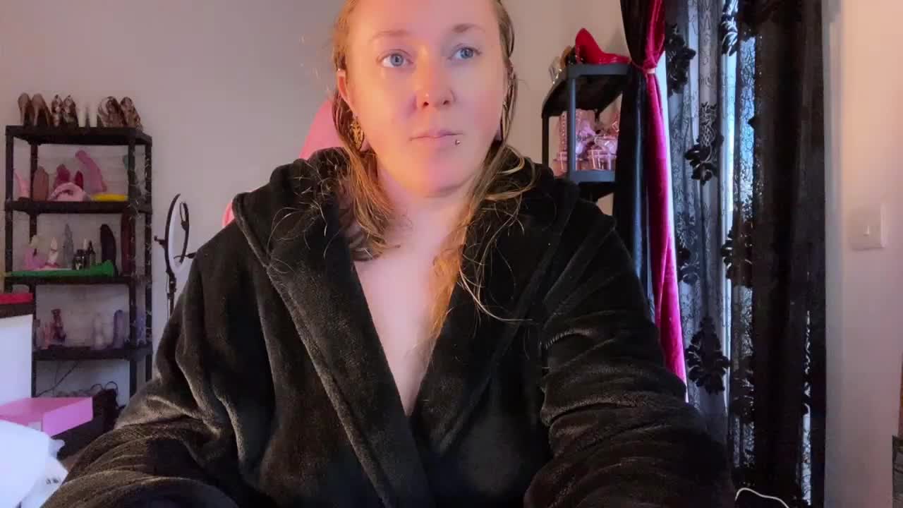 NylonQueen Adult Chat November 29, 2025