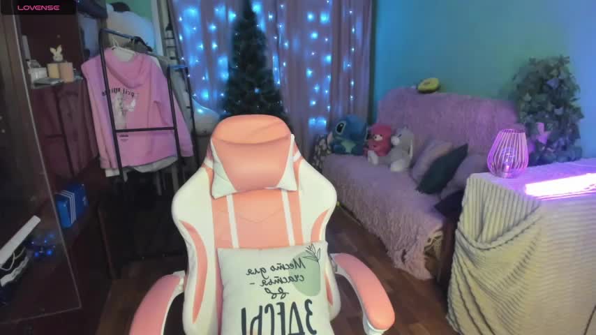 Queen_baby Adult Chat November 28, 2025