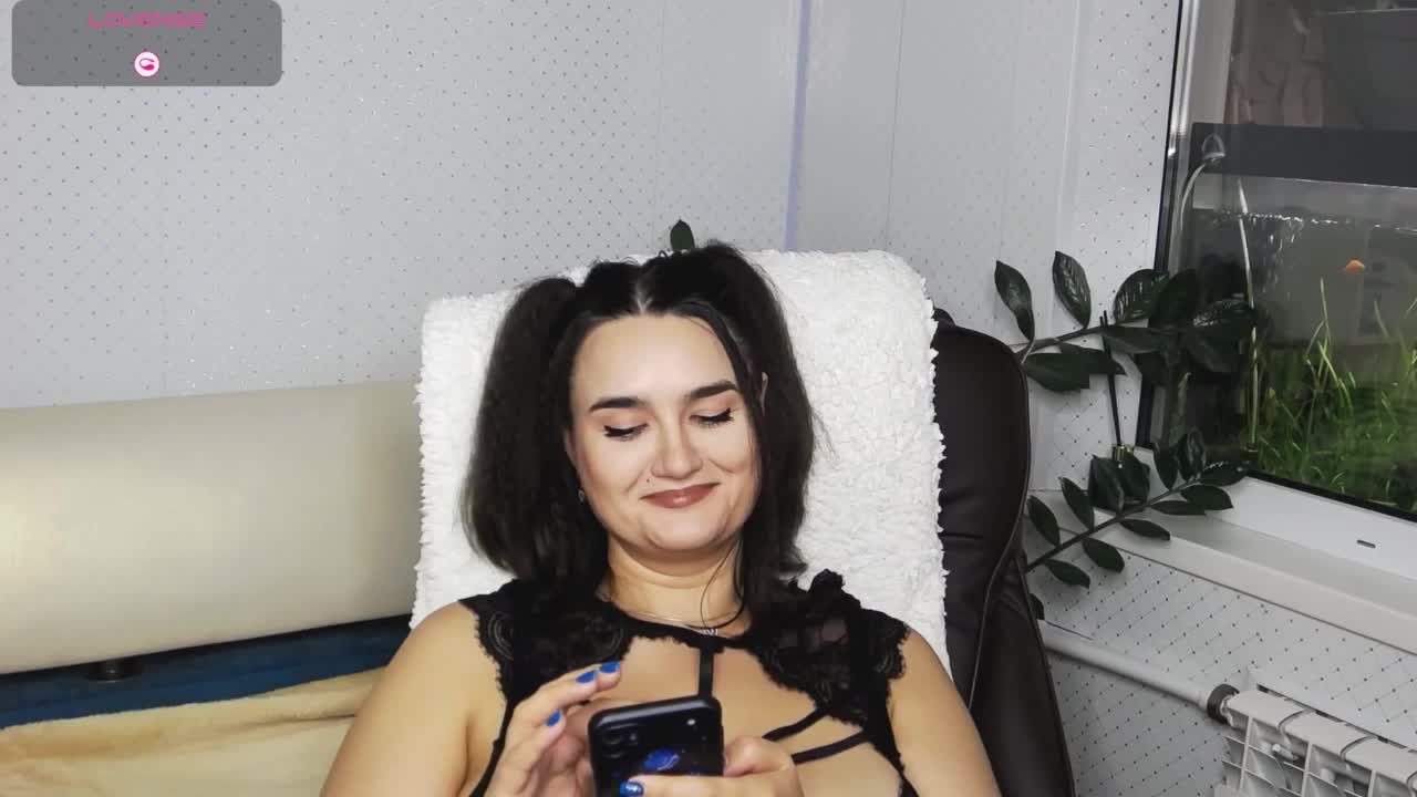 LinaCrave Adult Chat November 29, 2025