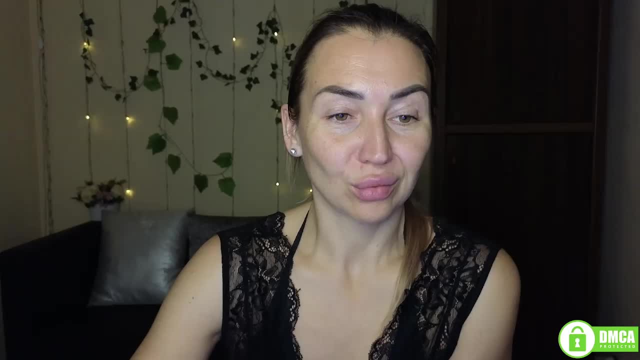 Jullyblondkiss Adult Chat November 29, 2025