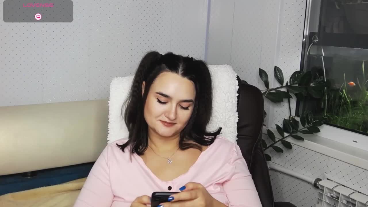 LinaCrave Adult Chat November 29, 2025