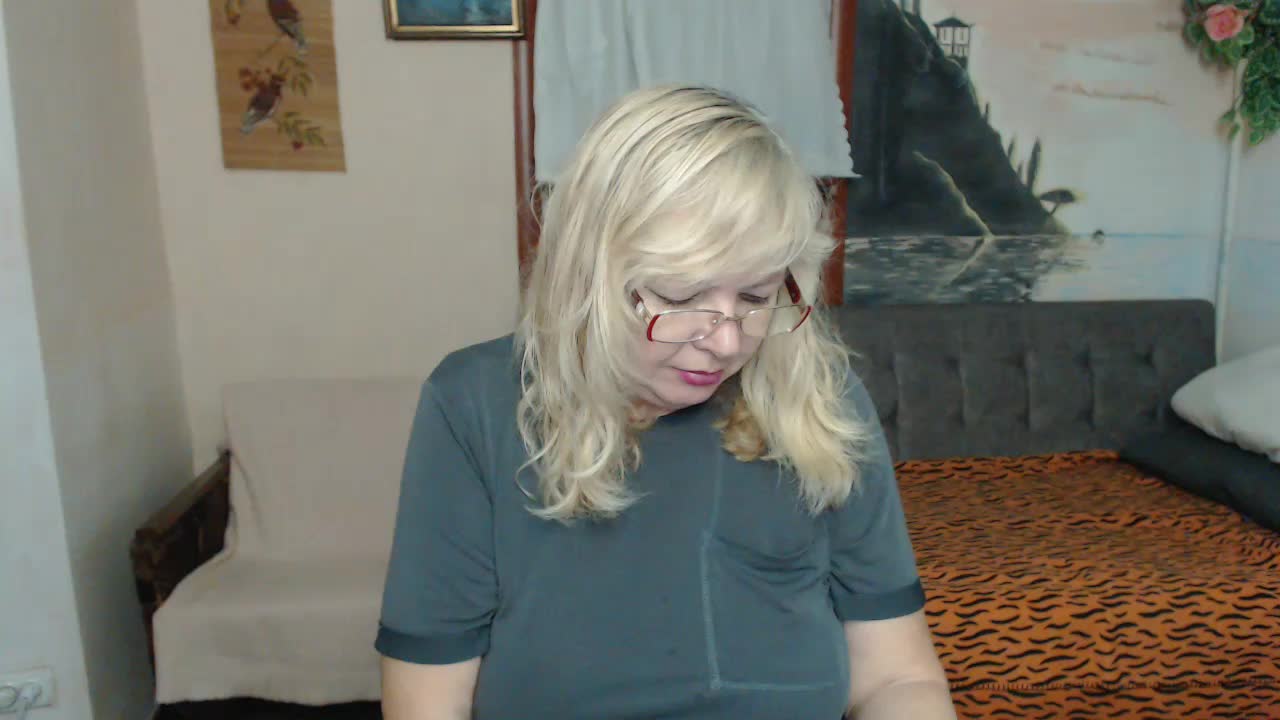 EvelynLoveShy Adult Chat November 29, 2025