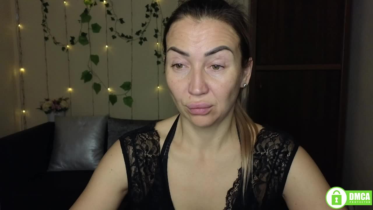 Jullyblondkiss Adult Chat November 29, 2025