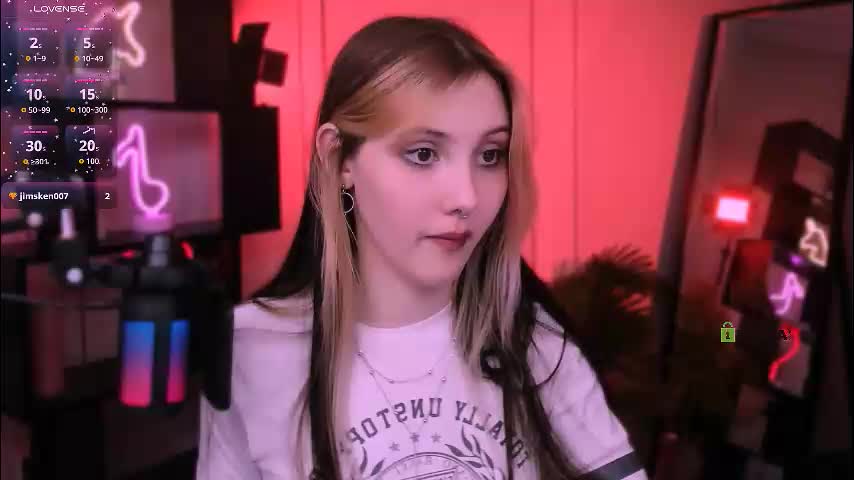 luna_tin Adult Chat November 29, 2025