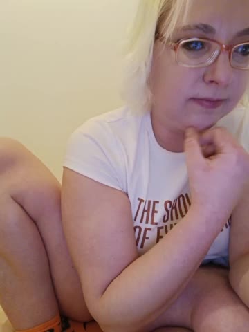 Vika211 Adult Chat November 30, 2025