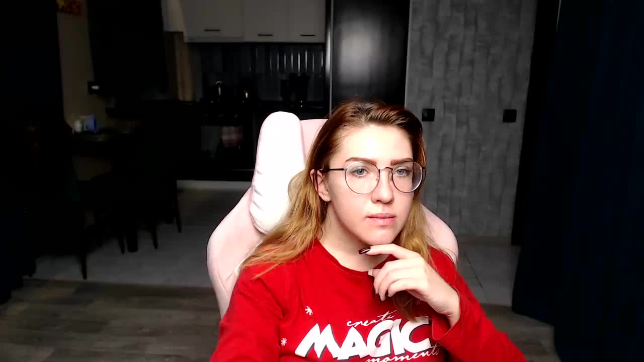 Regimasmile Adult Chat November 30, 2025