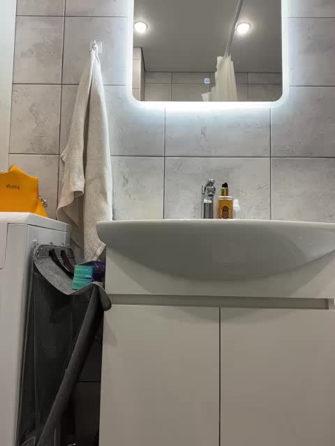 v_-_-_v Adult Chat November 30, 2025