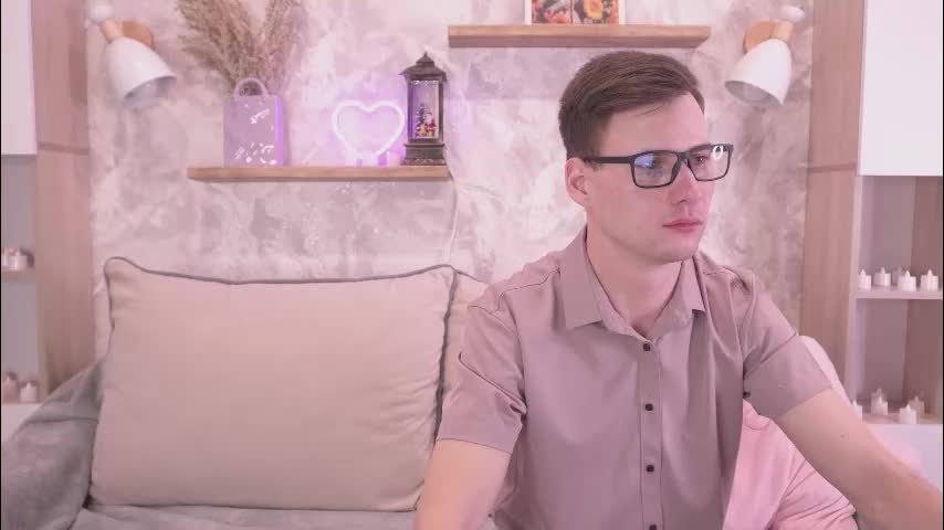 fluffy_hat Adult Chat November 30, 2025