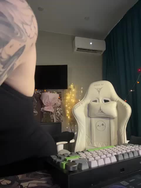 MiniNika Adult Chat November 30, 2025