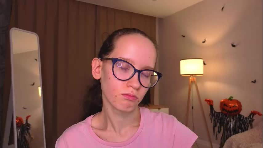 lynettebails Adult Chat December 1, 2025