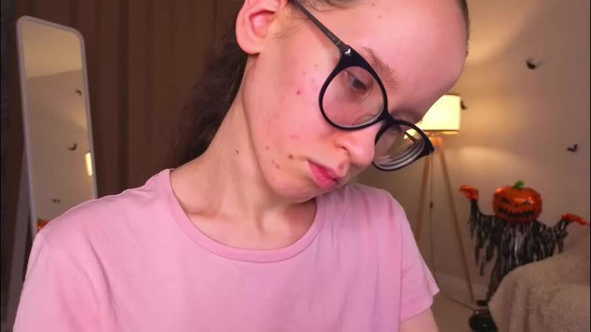 lynettebails Adult Chat December 1, 2025