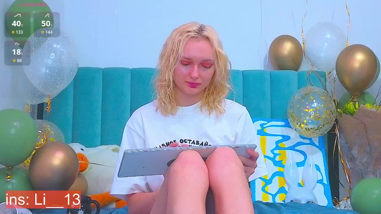 Angelina_1 Adult Chat December 1, 2025