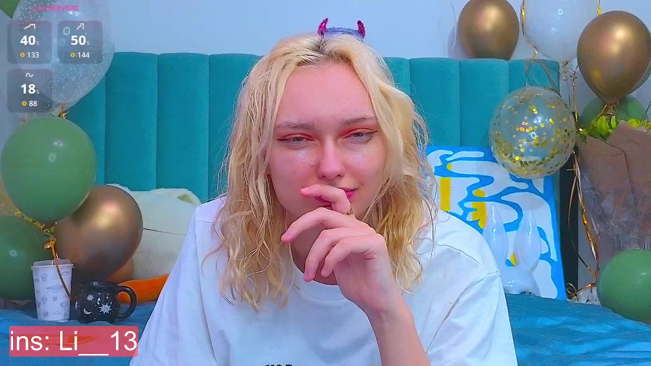 Angelina_1 Adult Chat December 1, 2025