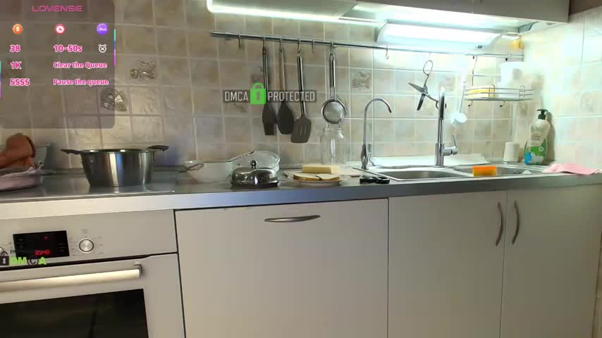 MilfeaN Adult Chat December 1, 2025