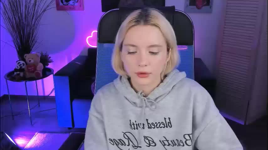 aurorawrenfield Adult Chat December 1, 2025