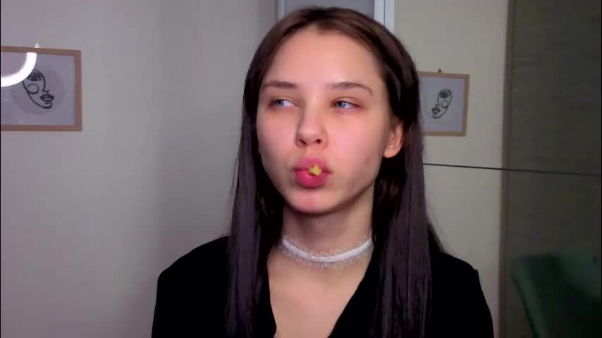 slyshypie Adult Chat December 1, 2025