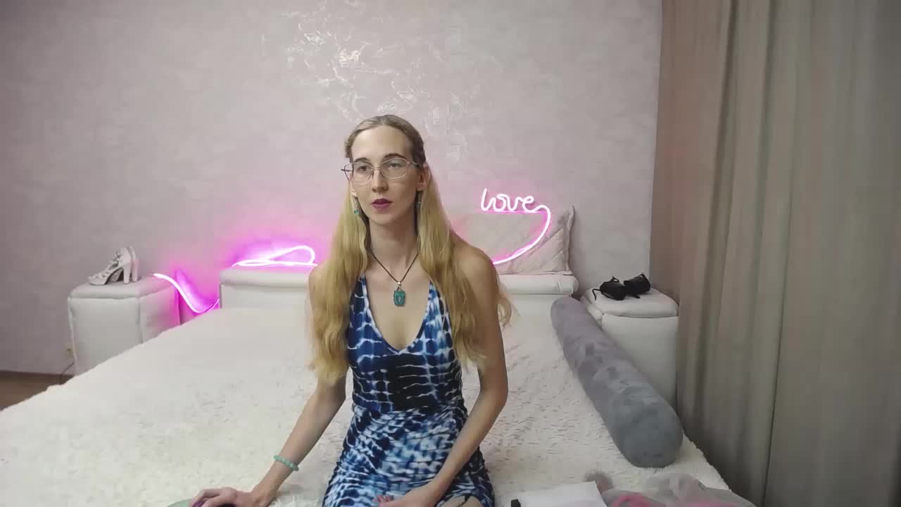 LizzieBrait Adult Chat December 1, 2025