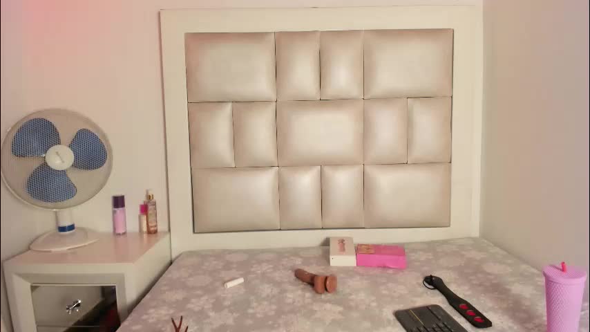 laura__js_ Adult Chat December 1, 2025