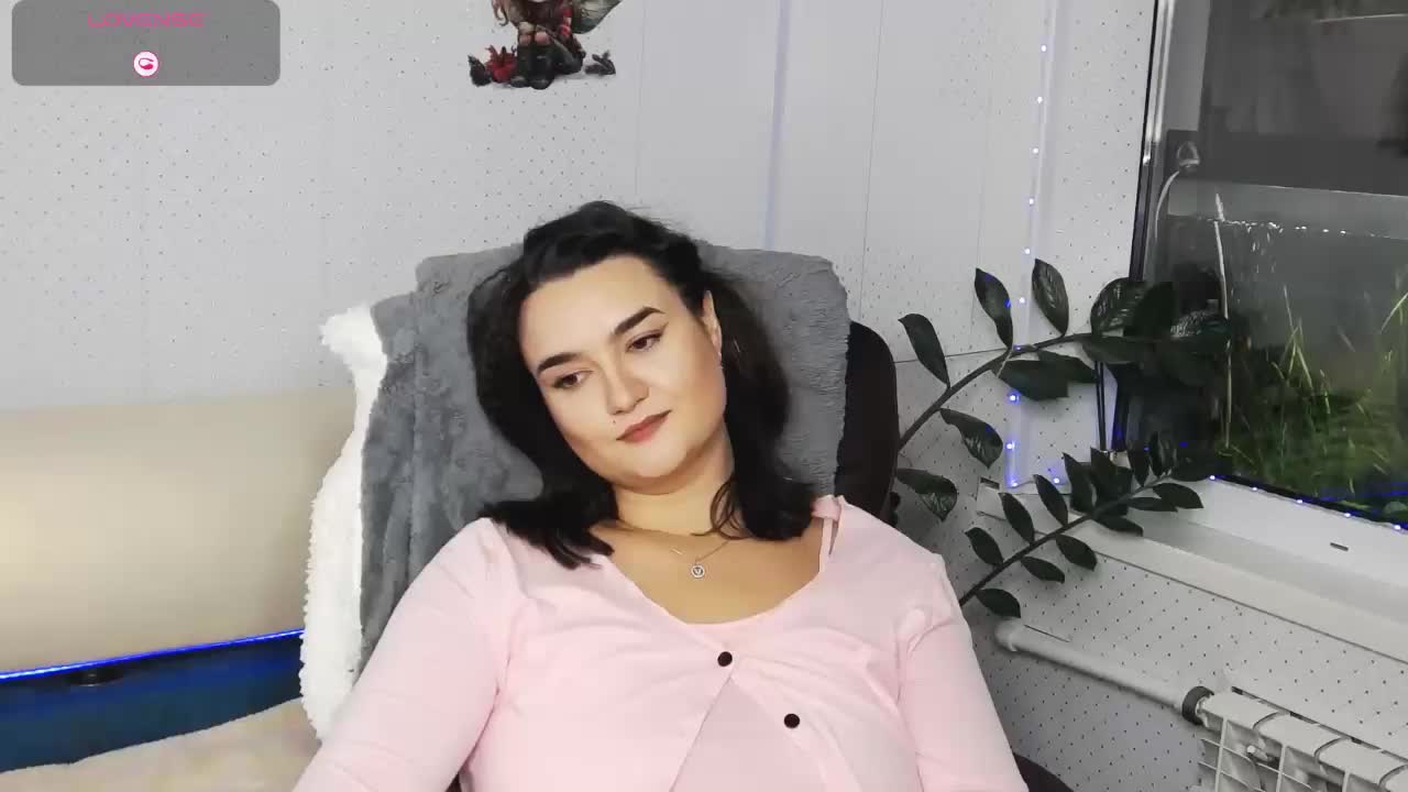 LinaCrave Adult Chat December 1, 2025