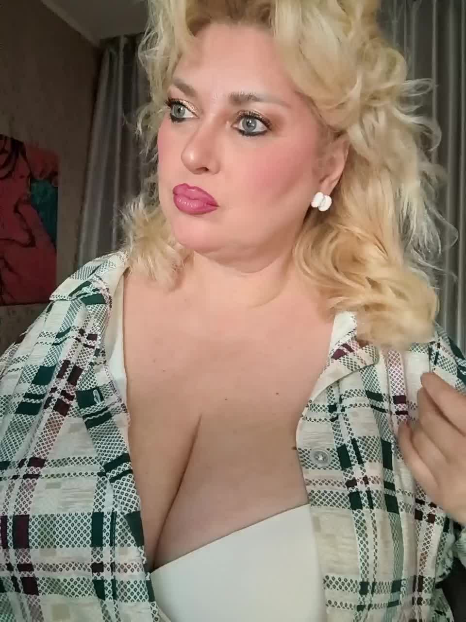 DANNA__ Adult Chat December 1, 2025