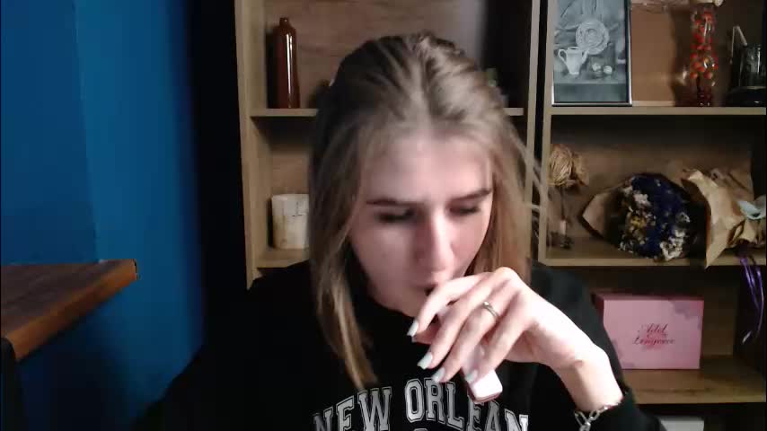 moon_sirennn Adult Chat December 1, 2025