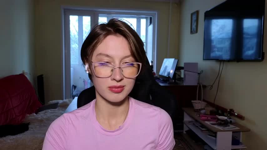 MalvinaBlum Adult Chat December 1, 2025