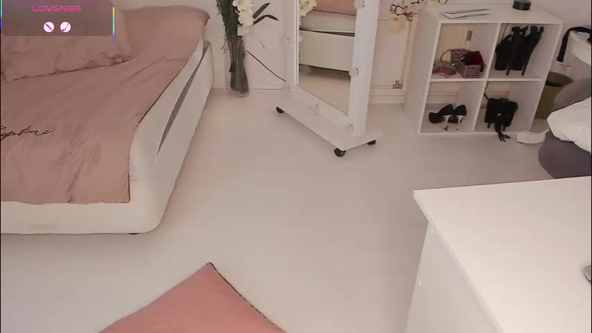 lili_and_niki Adult Chat December 1, 2025