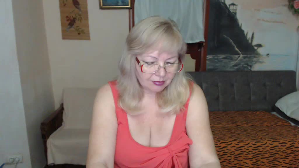 EvelynLoveShy Adult Chat December 2, 2025