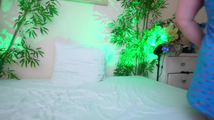 HappyLisa Adult Chat December 1, 2025