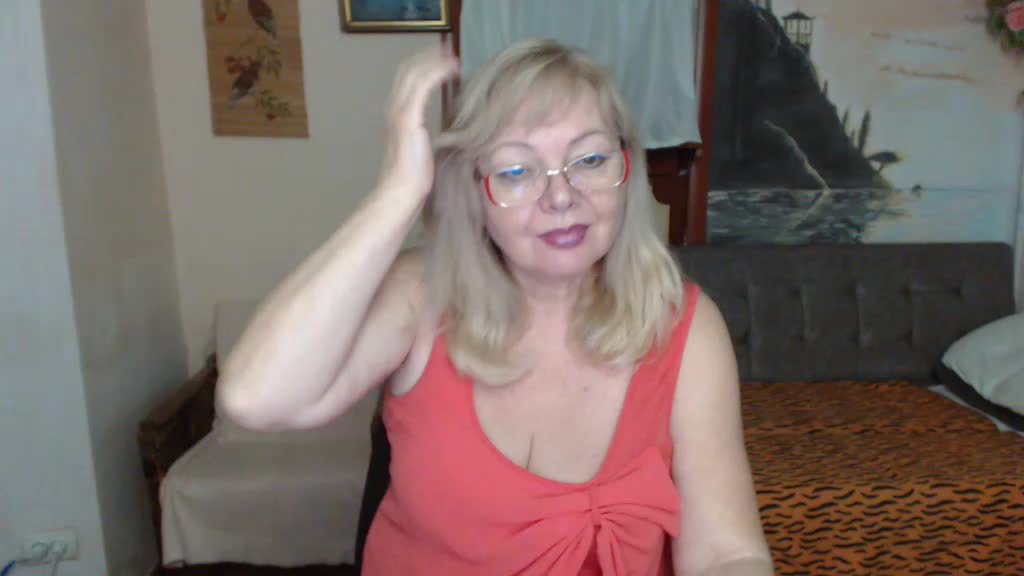 EvelynLoveShy Adult Chat December 2, 2025