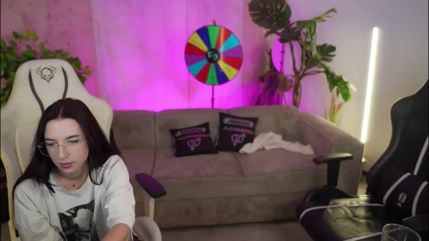 anabel2054 Adult Chat December 2, 2025