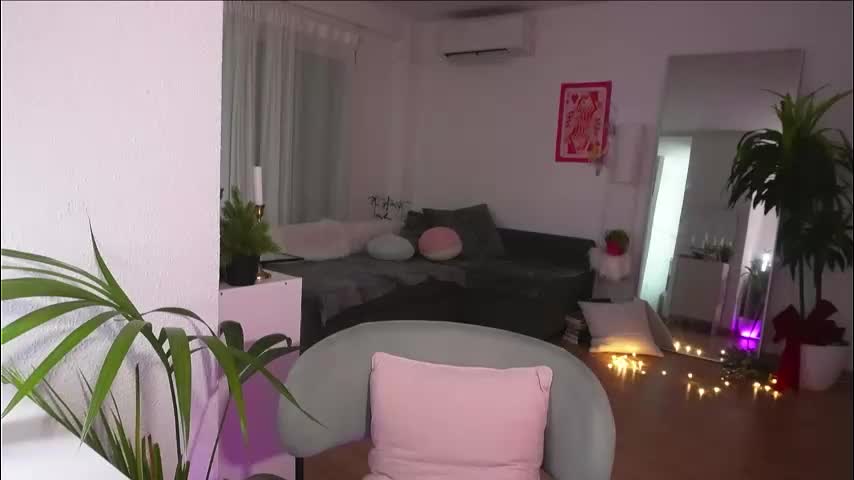 ameliasweety69 Adult Chat December 2, 2025