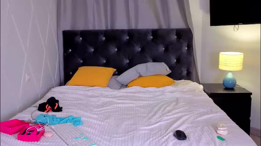 tinasiner Adult Chat December 2, 2025