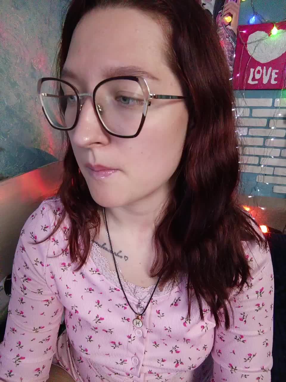 Mari_Gold Adult Chat December 2, 2025