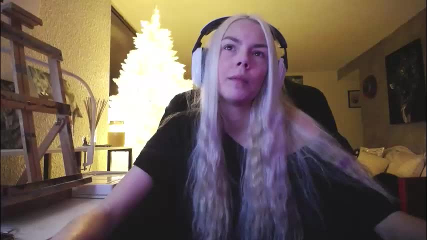 tinykylie Adult Chat December 3, 2025