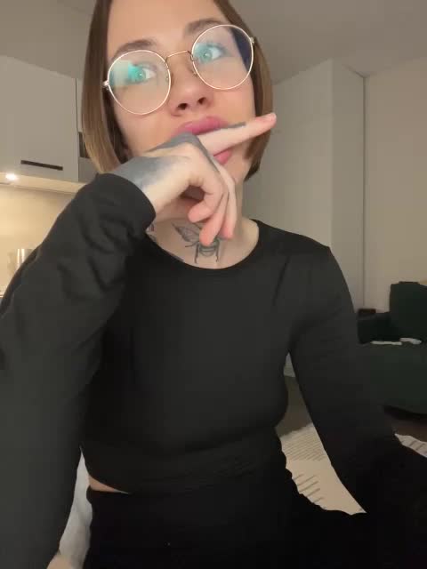 v_-_-_v Adult Chat December 2, 2025